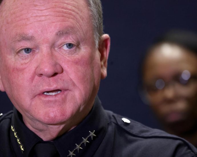 lapd’s-relationship-with-federal-authorities-under-scrutiny-as-criticism-of-ice-grows