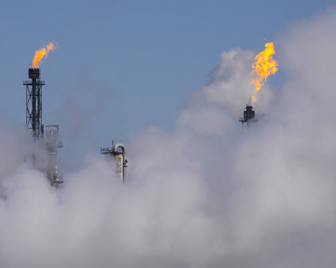 oil,-gas-and-petrochemical-facilities-in-texas-emitted-1.6-million-pounds-of-regulated-pollutants-during-last-week’s-icy-weather