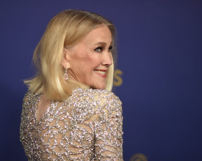 tributes-pour-in-for-beloved-actress-catherine-o’hara