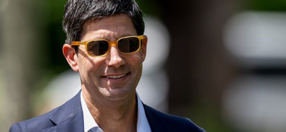 the-traitor’s-pick-for-fed-chair-pops-up-in-latest-epstein-files