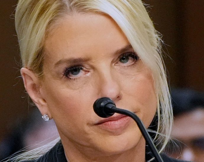 pam-bondi-gives-chilling-warning-after-don-lemon’s-arrest:-‘we-are-coming-after-you’