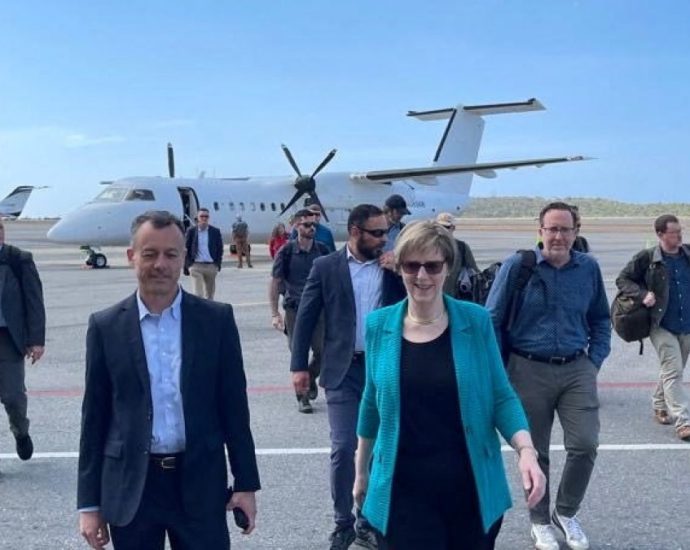 us-envoy-arrives-in-venezuela-to-reopen-mission-after-seven-years