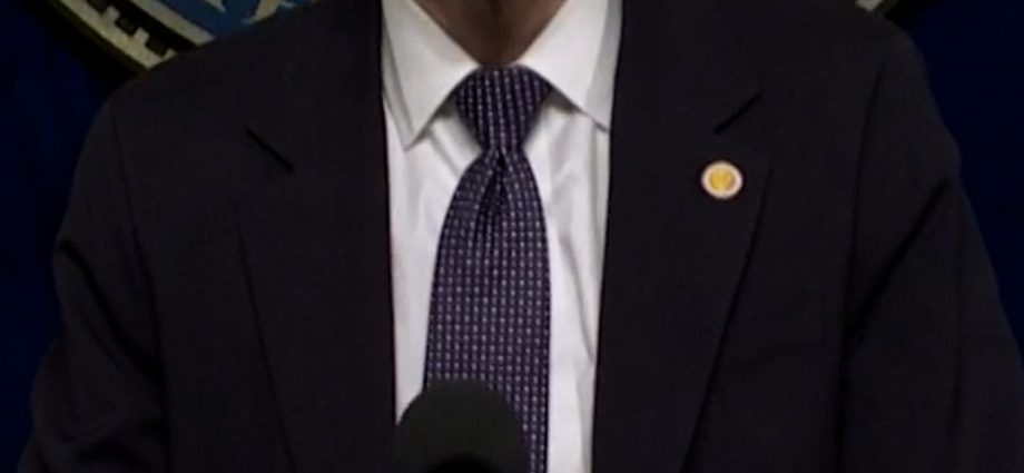 pete-davidson-portrays-us.-border-czar-on-‘snl’