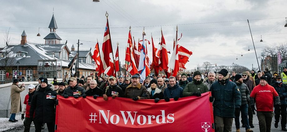 ‘no-words’:-danish-war-veterans-hold-silent-march-in-copenhagen-to-protest-against-the-traitor’s-remarks