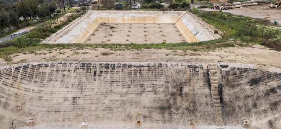 fighting-to-survive,-an-altadena-water-company-is-charging-a-new-‘fire-recovery-fee’