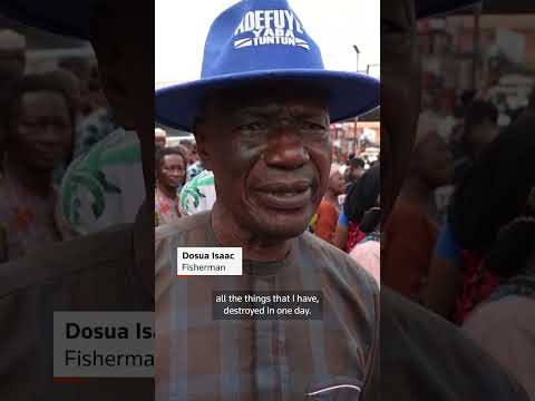 one-of-africa’s-largest-floating-slums-is-demolished