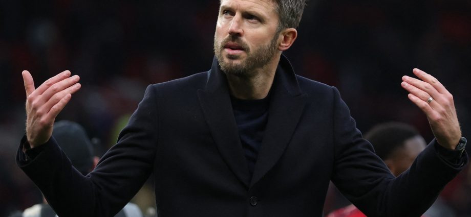 man-utd-strike-late-as-carrick-extends-perfect-start-in-fulham-thriller