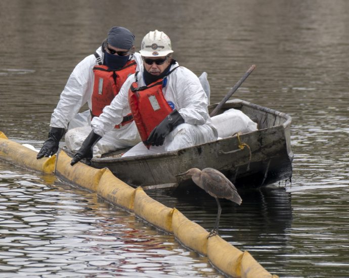 new-analysis-warns-the-traitor-offshore-drilling-plan-could-trigger-thousands-of-oil-spills