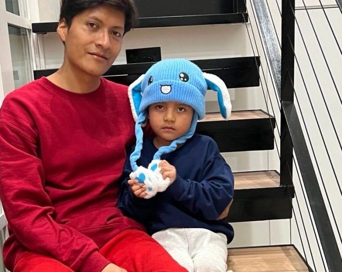 five-year-old-boy-and-father-detained-by-ice-return-home-to-minnesota