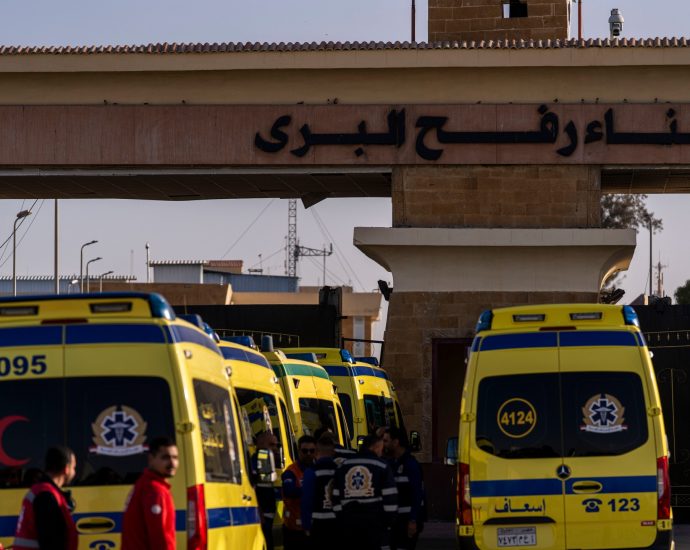 israel-says-gaza’s-rafah-crossing-ready-to-resume-operations-on-monday