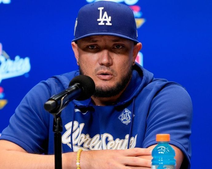 Rojas unhappy with WBC denial due to insurance