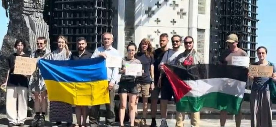 in-war-torn-ukraine,-showing-sympathy-for-palestine-is-no-longer-a-taboo