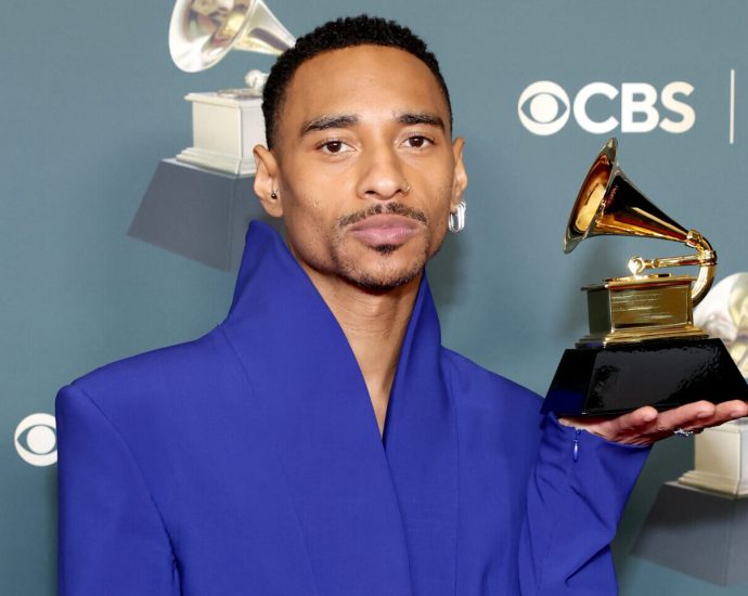 durand-bernarr-wins-first-grammy,-says-his-‘price-has-gone-up’-after-bloom