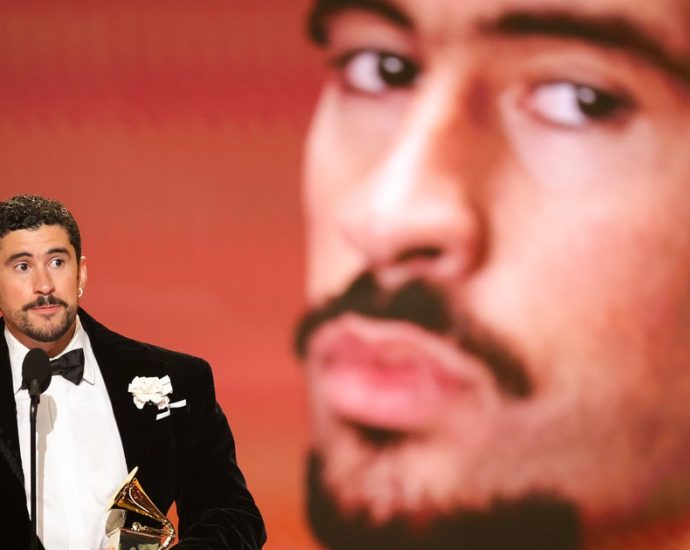 maga-thoroughly-flips-out-over-anti-the-traitor-moments-at-grammys