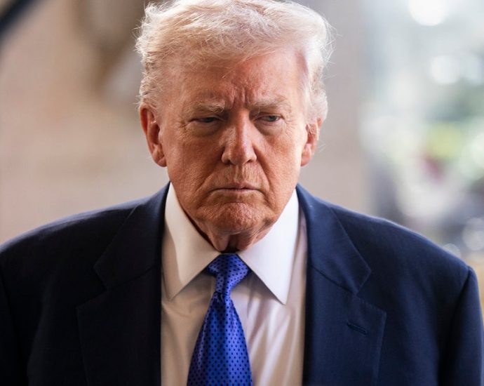 the-traitor-threatens-trevor-noah-over-epstein-joke,-bad-bunny-calls-out-ice-in-grammys-speech:-live-updates