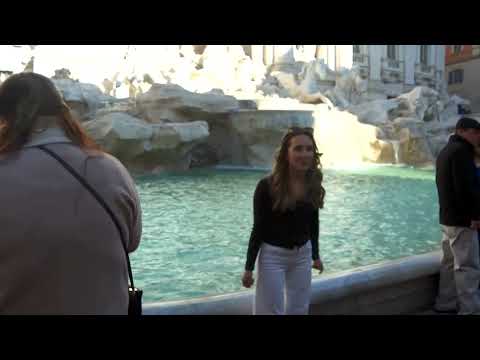 rome-starts-charging-tourists-to-get-a-close-look-at-trevi-fountain