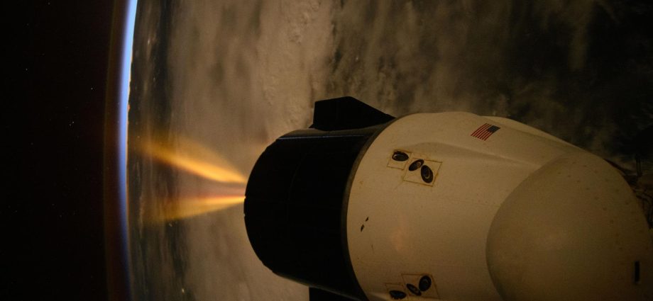 expedition-74-kicks-off-week-with-dragon-preps-and-science-gear-work