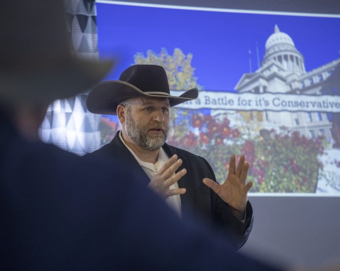 “can’t-understand-how-they-think”:-bundy-breaks-with-maga-over-ice-operations