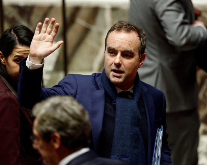 france-adopts-2026-budget-after-two-no-confidence-votes-fail