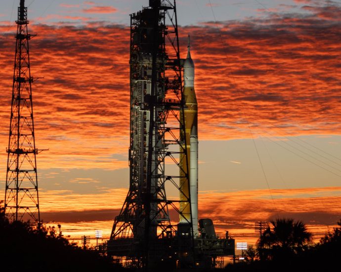 artemis-ii-wet-dress-rehearsal:-sls-upper-stage-liquid-hydrogen-topping-underway