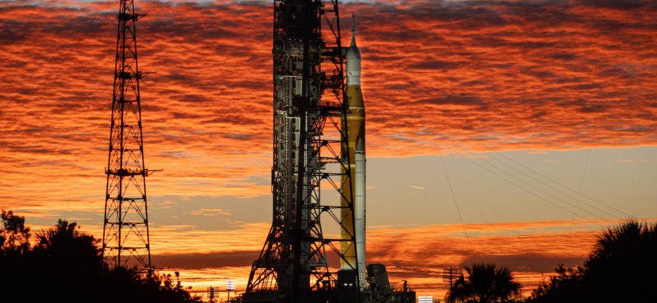 artemis-ii-wet-dress-rehearsal:-sls-upper-stage-liquid-hydrogen-topping-underway