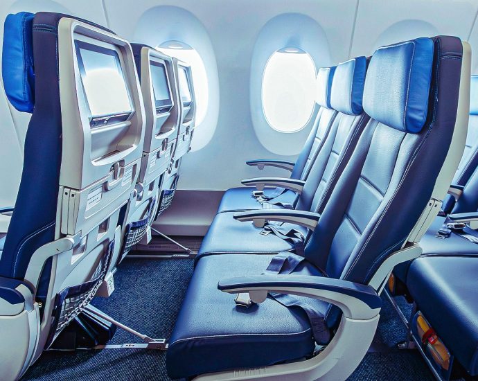 i’m-a-flight-attendant-and-this-is-how-to-pick-the-best-seats-on-any-aircraft