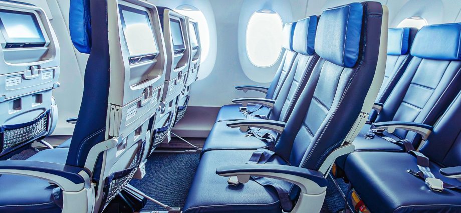 i’m-a-flight-attendant-and-this-is-how-to-pick-the-best-seats-on-any-aircraft