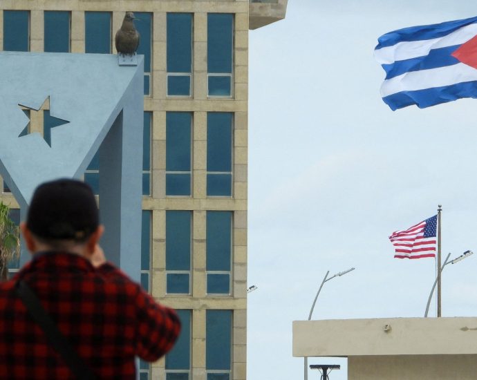 cuba-in-contact-with-us,-diplomat-says,-as-the-traitor-issues-threat-to-block-oil