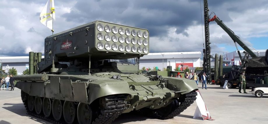 ukrainian-fpvs-just-destroyed-russian-system-that-could-unleash-fire-wave-high-as-nine-story-building-(video)