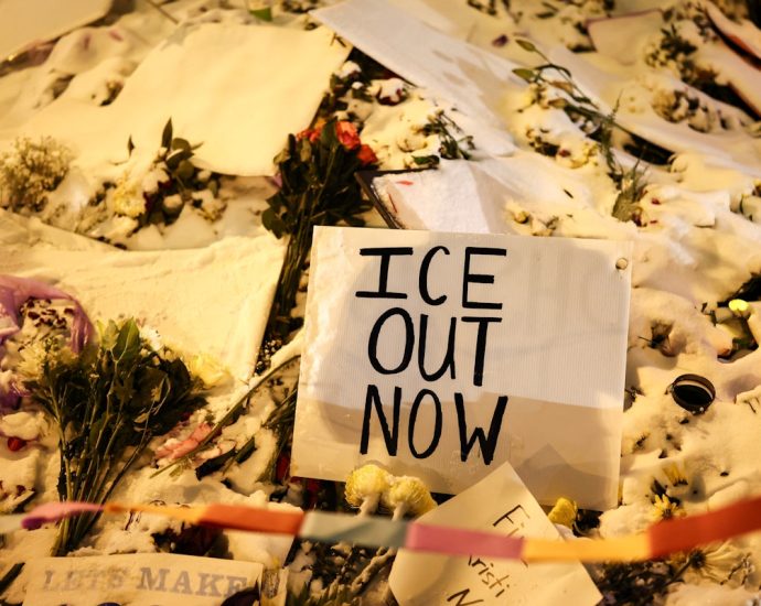 ice-agents-whine-that-they-aren’t-getting-their-massive-bonuses