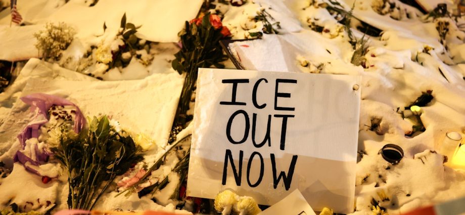 ice-agents-whine-that-they-aren’t-getting-their-massive-bonuses