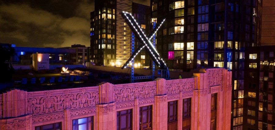 indonesia-lets-elon-musk’s-grok-back-online-under-tight-supervision