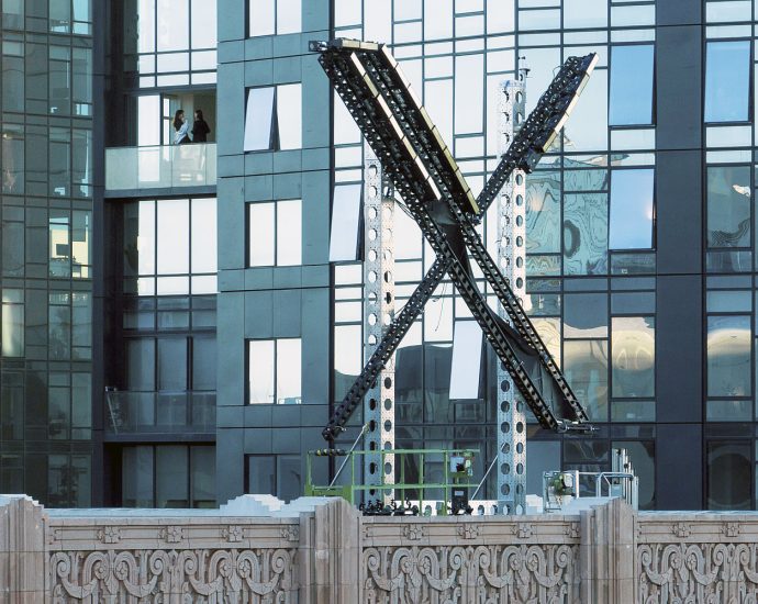 paris-prosecutors-summon-elon-musk-to-appear-after-raid-on-x’s-french-offices