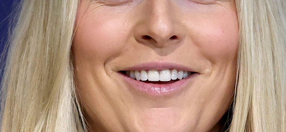 lindsey-vonn-plans-to-compete-in-games-after-injury