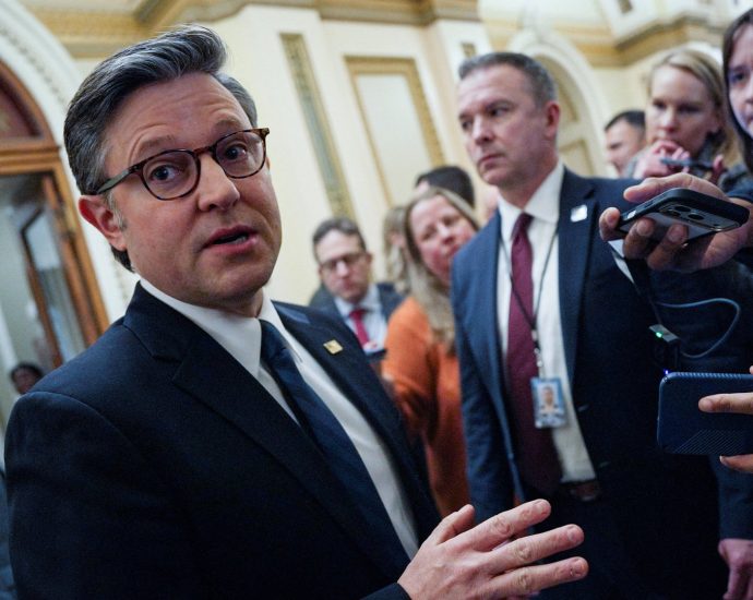 house-creeps-toward-end-to-government-shutdown