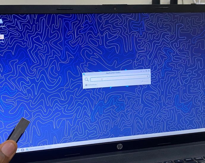 This tiny Linux USB tool can save almost any broken PC