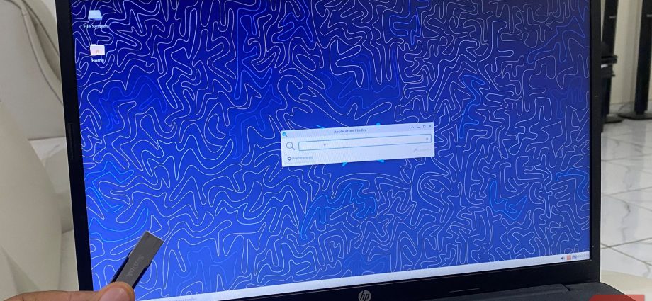 This tiny Linux USB tool can save almost any broken PC
