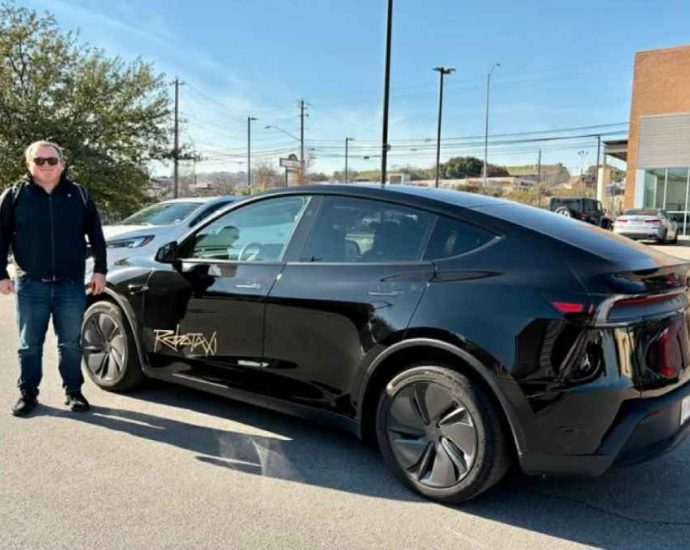 tesla-enthusiast-gets-fully-autonomous-robotaxi-on-58th-ride