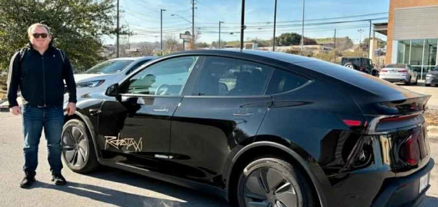 tesla-enthusiast-gets-fully-autonomous-robotaxi-on-58th-ride