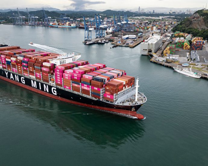 china-warns-panama-as-hong-kong-firm-contests-ruling-on-canal-ports