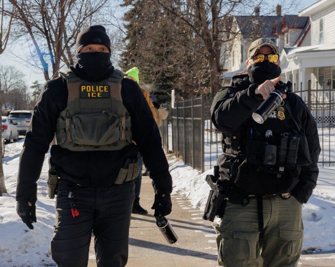 “this-job-sucks”:-doj-attorney-asks-judge-to-hold-her-in-contempt