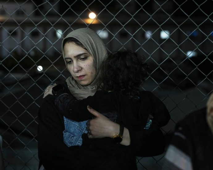 israel-suspends-evacuation-of-palestinians-via-rafah-crossing:-red-crescent