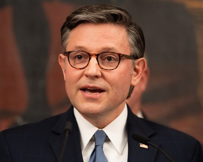 republicans-dig-in-on-keeping-ice-agents-masked-up