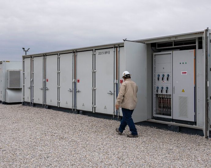 why-us.-car-companies-want-to-make-giant-batteries