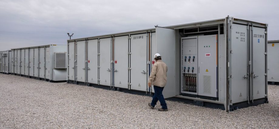 why-us.-car-companies-want-to-make-giant-batteries