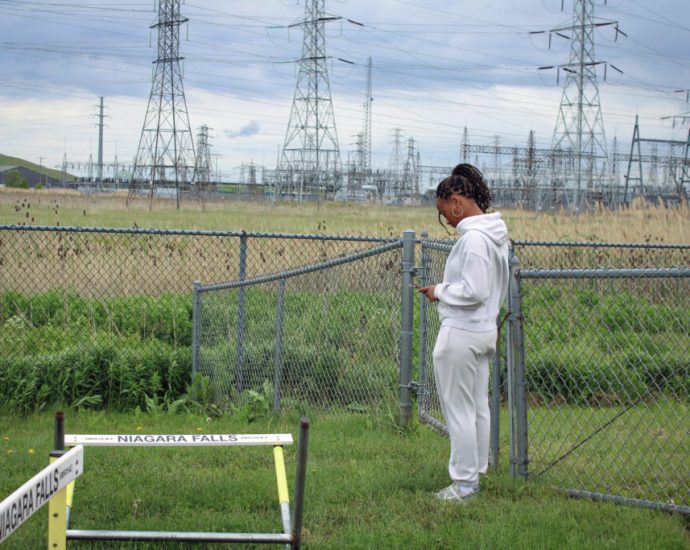 how-two-teens-in-niagara-falls-are-confronting-pollution-and-a-mental-health-crisis
