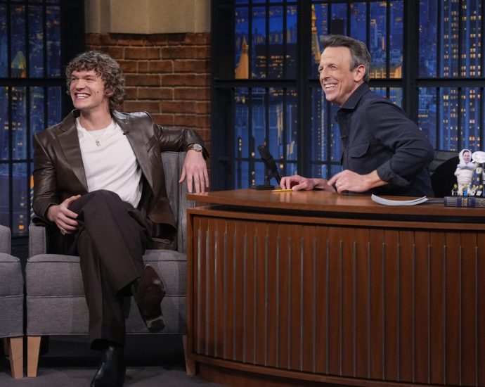 connor-storrie-to-host-snl:-everything-to-know-about-the-‘heated-rivalry’-star’s-debut