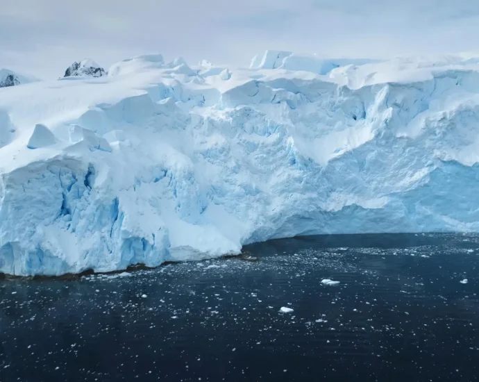melting-antarctic-ice-may-weaken-a-major-carbon-sink