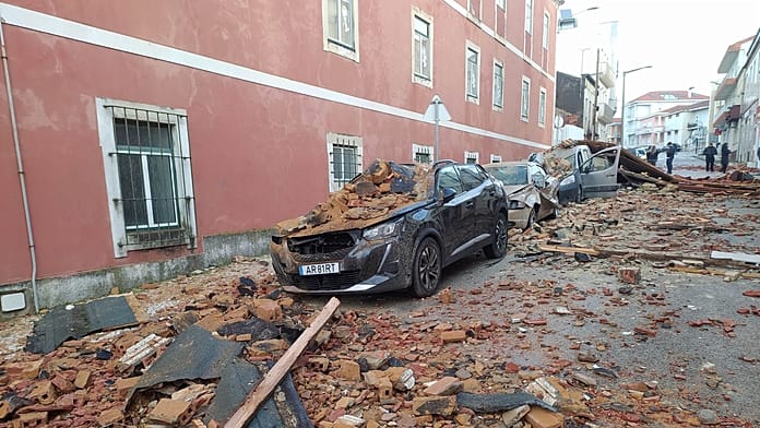 severe-weather-triggers-flooding,-power-outages-and-road-closures-across-portugal