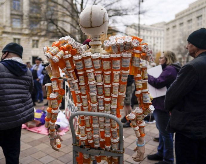 ‘no-family-more-evil’:-the-sacklers’-second-act